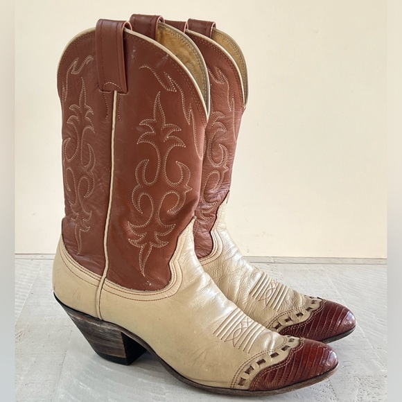 Vintage Nocona Butterscotch Cowgirl Boots 7 B USA Made